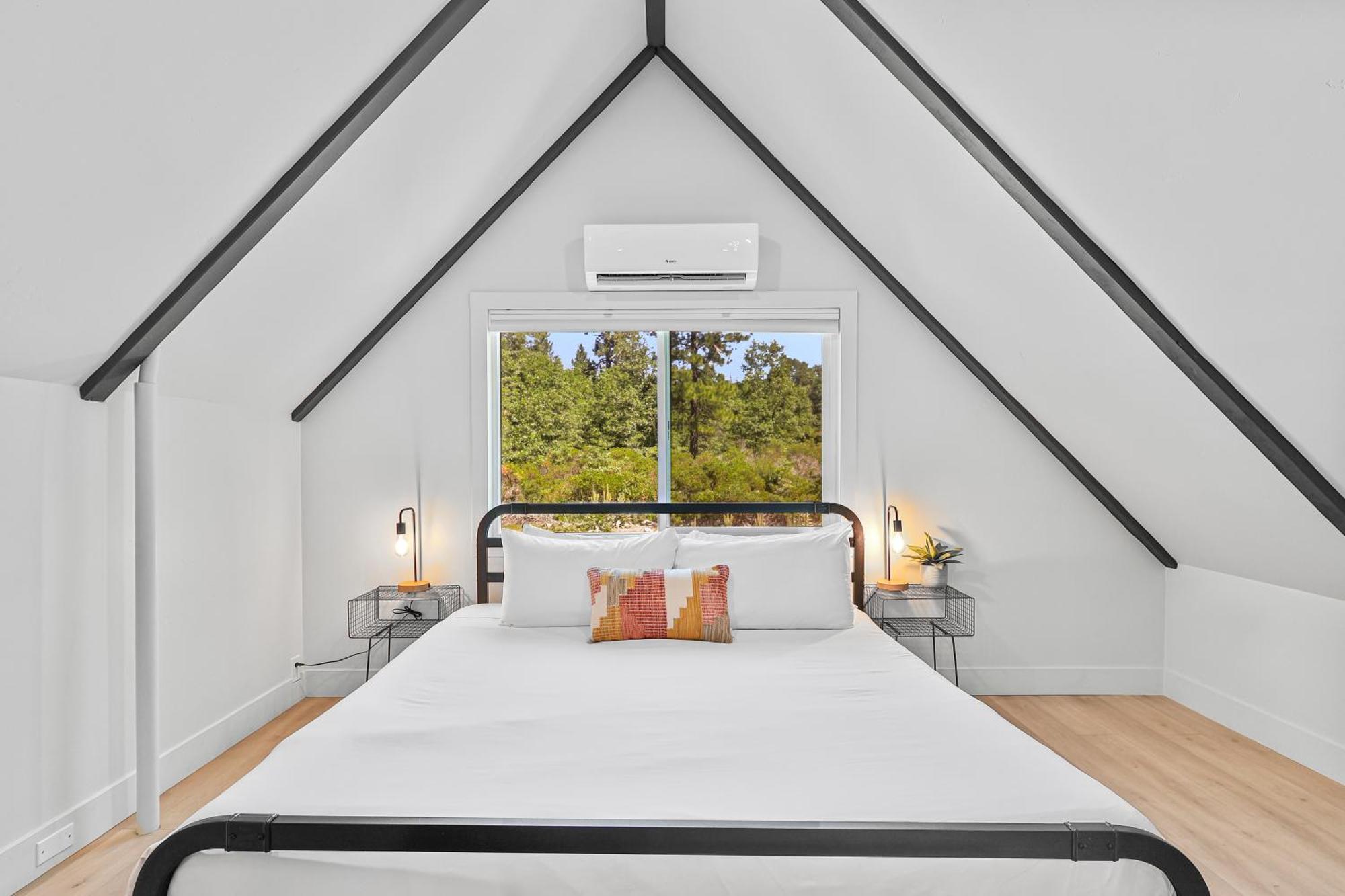 Basecamp Lodge Mount Shasta Room photo